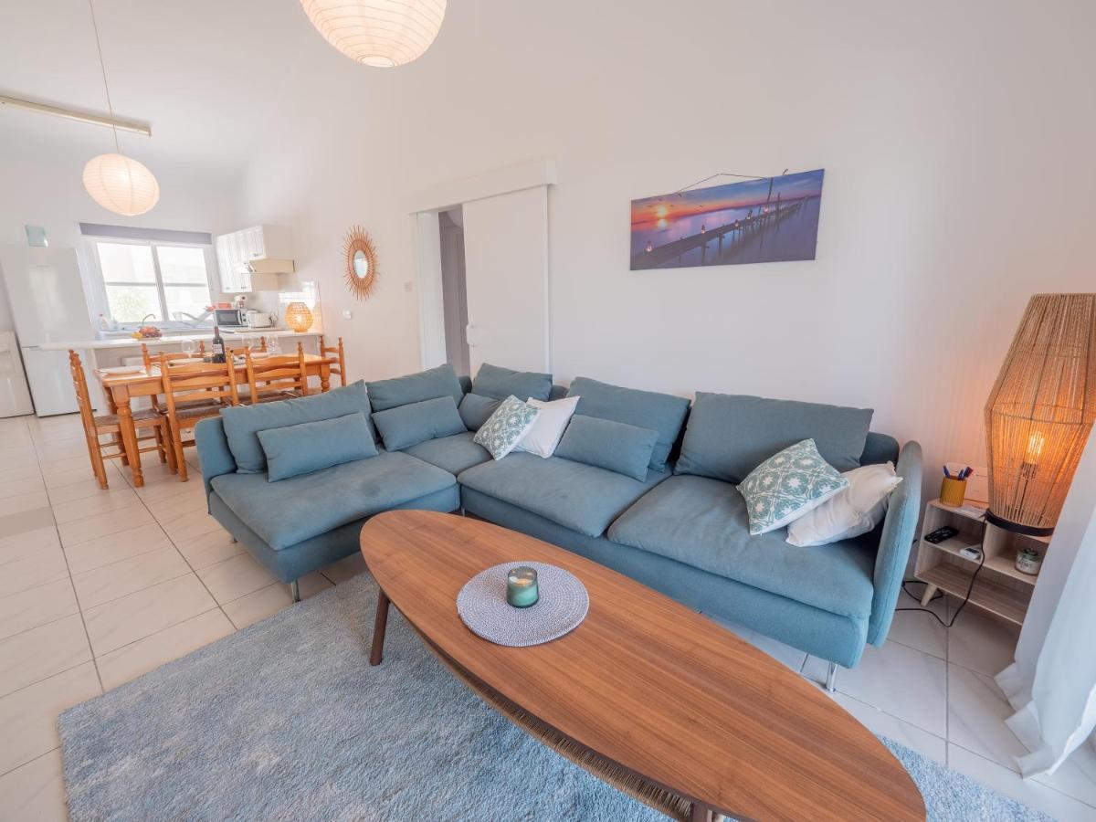 The Salnik Beach Apartment Limasol Buitenkant foto