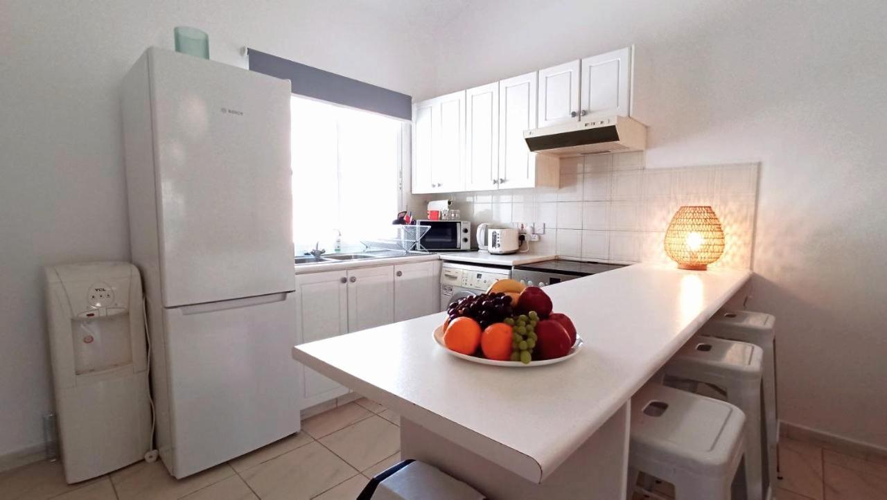 The Salnik Beach Apartment Limasol Kamer foto